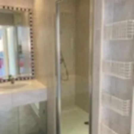 Antibes Les Pins In A Very Nice And Modern Residence Apartman Antibes